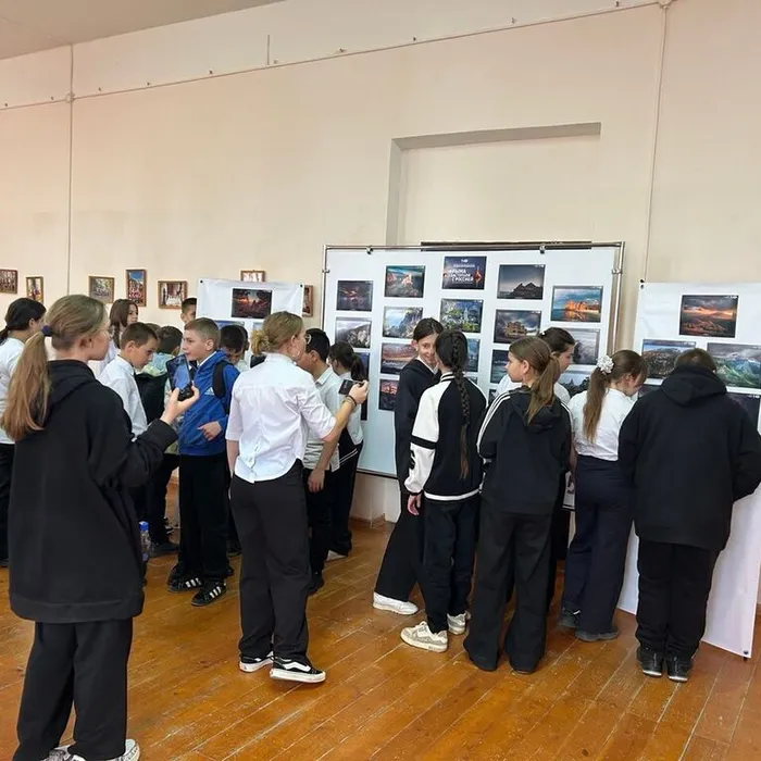 Фотовыставка ко дню воссоединения Крыма и Севастополя с Россией