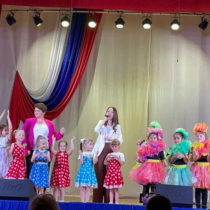 "Звени! Играй! Веселый ПервоМай!", концертная программа