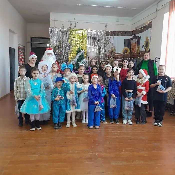 "Новогодний серпантин", игровая программа